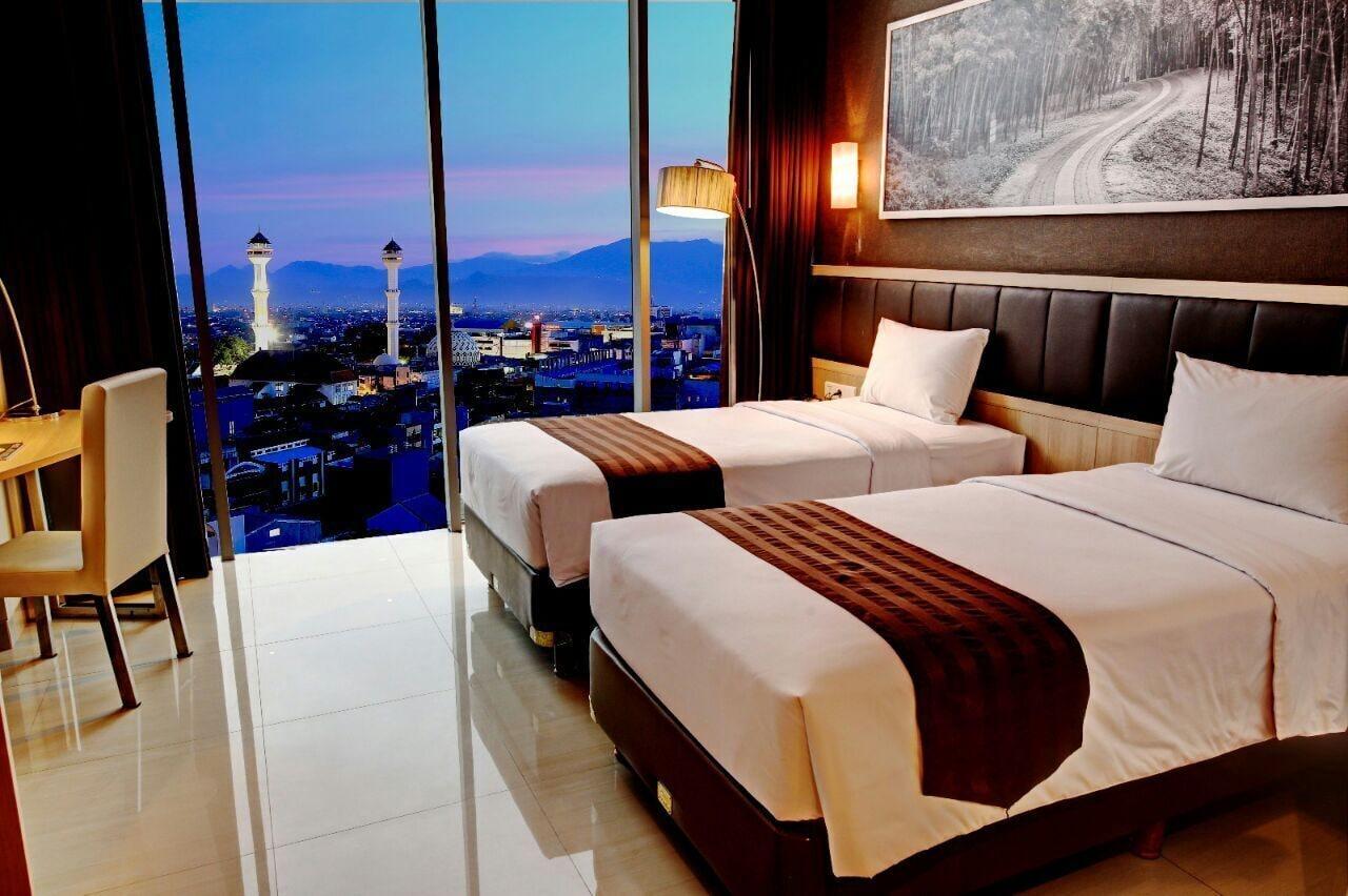 ปาซาร์ บารู สแควร์ โฮเต็ล บันดุง Hotel ภายนอก รูปภาพ